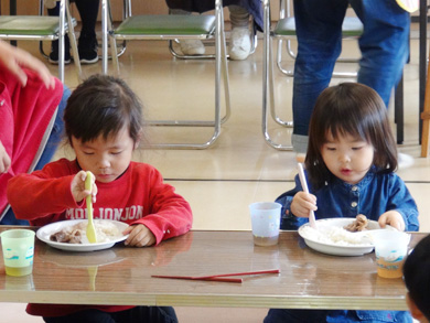 地域版子育てアイデア実現化事業「むっちの食育＆お料理教室」が行われました